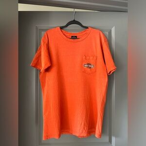 Harley-Davidson Motorcycles Orange Short Sleeve Tee w/ front pocket Men’s size L
